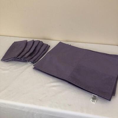 Lot 12 - All Things Purple Decor & Linens
