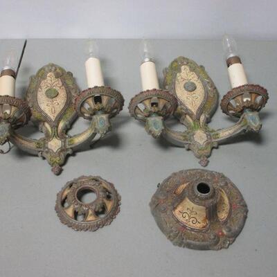 Lot 31 - Electric Wall Hanging Lights