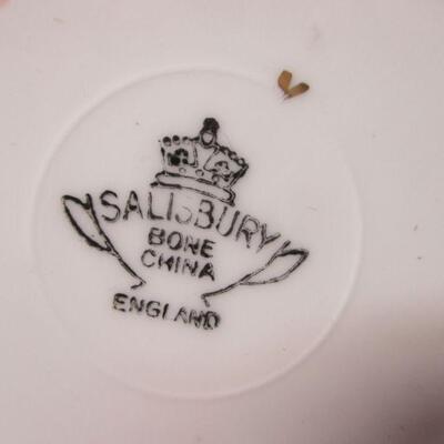 Lot 36 - Fine Bone China Tea Cups & Saucers - Salisbury - Consort - Sealy - E & R - Zeh Scherzer