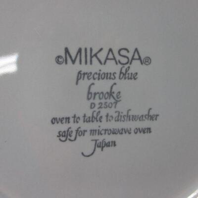 Lot 40 - Fine China Dishes - Mikasa - Blue Bell - Royal Albert Moonlight Rose