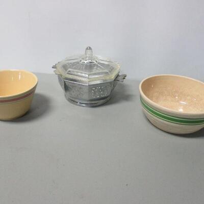 Lot 78 -  Pyrex Octagonal Casserole With Lid & Faberware Holder & Mixing Bowls