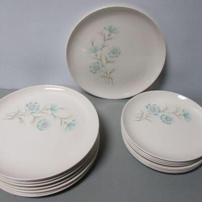 Lot 80 - Taylor Smith Taylor “Ever Yours” Boutonniere Dinner Plate & Salad Plate