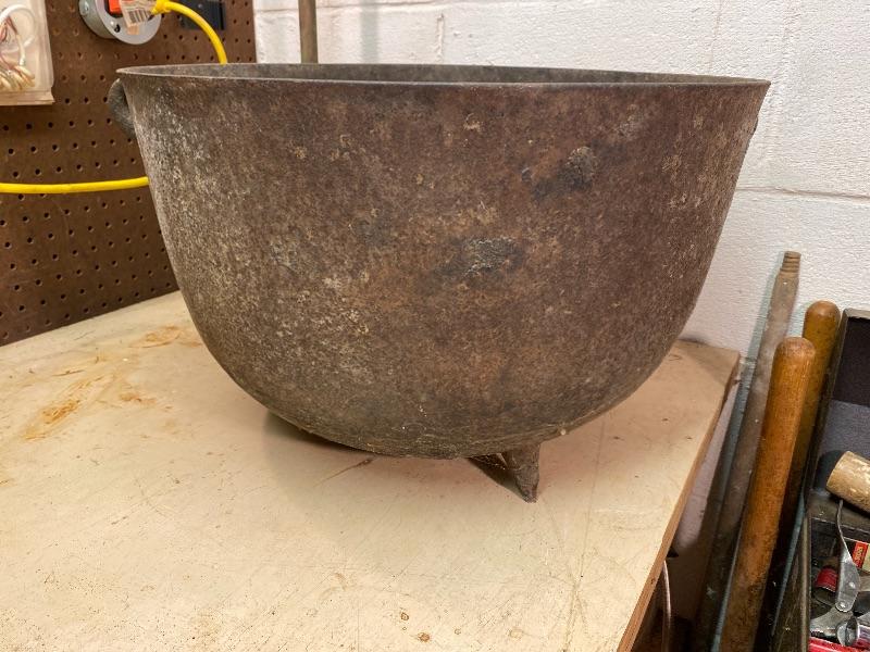 Large 19” x 12” tall Lard Soap Boiling Pot Cast Iron