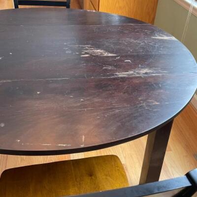 Round table with two chairs 