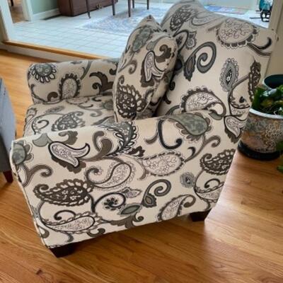 Comfy armchair in fun paisley pattern