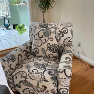 Comfy armchair in fun paisley pattern