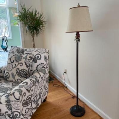 Floor lamp