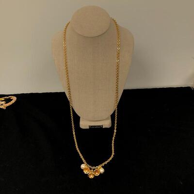 Lot 21 - Sets of Christmas Jewelry 