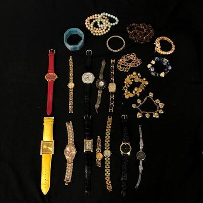 Lot 25 - Watches & Bracelets