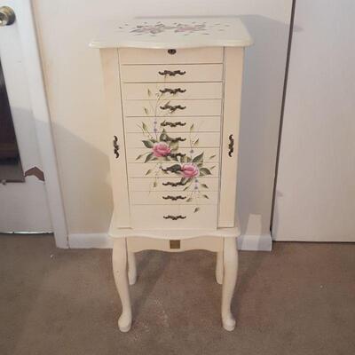 Lot 36 - Floral Stand Up Jewelry Box