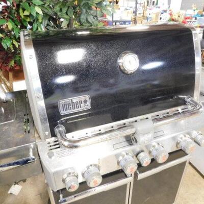 Weber Summit Natural Gas Grill with Rotisserie, Smoke Box, Side Burner, and Infrared Searing Station, 