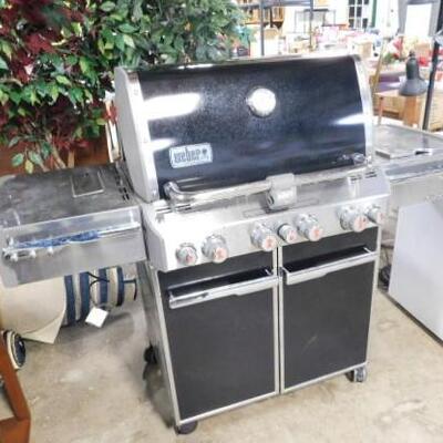 Weber Summit Natural Gas Grill with Rotisserie, Smoke Box, Side Burner, and Infrared Searing Station, 