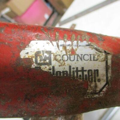 Lot 38 - Tools - Pipe Bender - Axe - Saw - Square