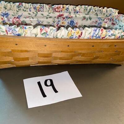 Lot 19- Longaberger bread basket