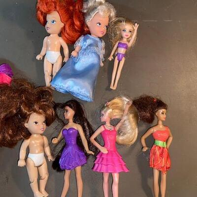 Lot 28- Barbie Lot