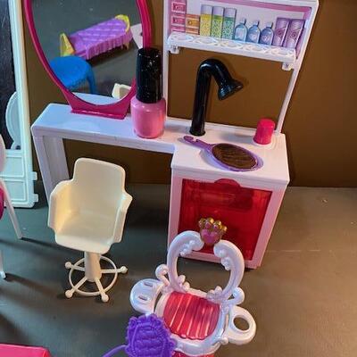 Lot 31- Barbie and doll furniture