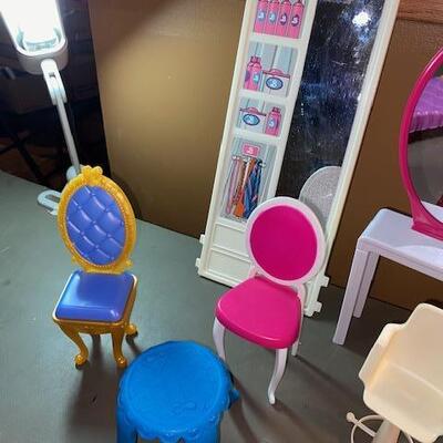 Lot 31- Barbie and doll furniture
