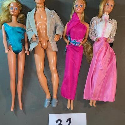 Lot 32- Barbie Lot