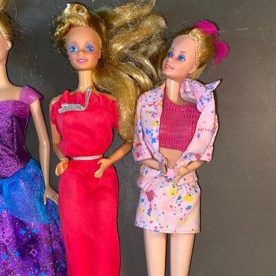 Lot 34- Barbie Lot