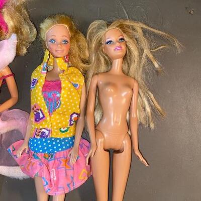 Lot 36- Barbie Lot