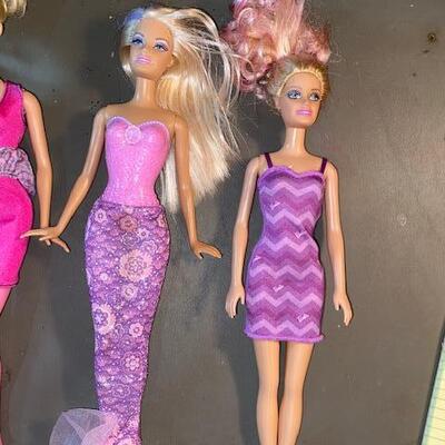 Lot 37- Barbie Lot