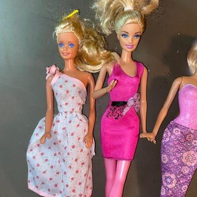 Lot 37- Barbie Lot