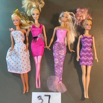 Lot 37- Barbie Lot