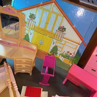 Lot 40- Vintage Barbie House Lot