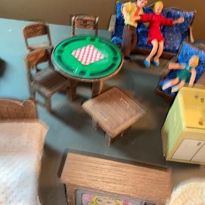 Lot 41- small doll house lot