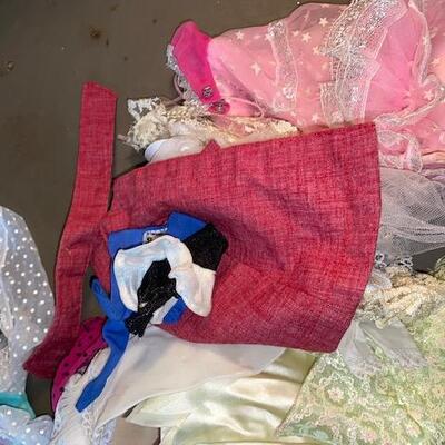 Lot 51- Barbie clothes