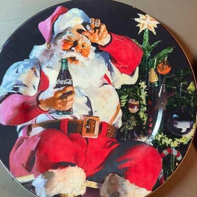 Lot 67- Coca Cola Plate Set