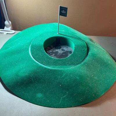 Lot 80 - 2 Putting greens