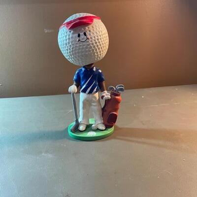 Lot 81 - Golf items