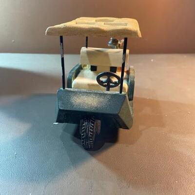 Lot 82 - Golf items