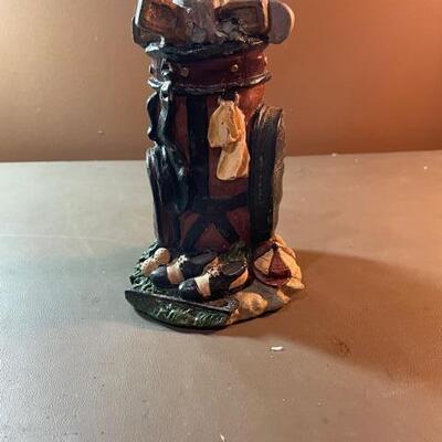 Lot 82 - Golf items