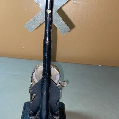 Lot 89 - HO Scale Railroad crossing 