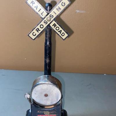 Lot 89 - HO Scale Railroad crossing 