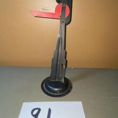 Lot 91 - HO Scale Train crossing signal