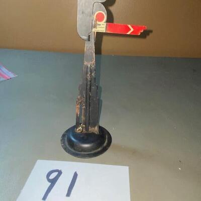 Lot 91 - HO Scale Train crossing signal