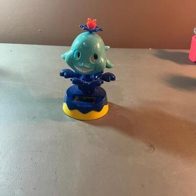 Lot 96 - Solar Powered Toys