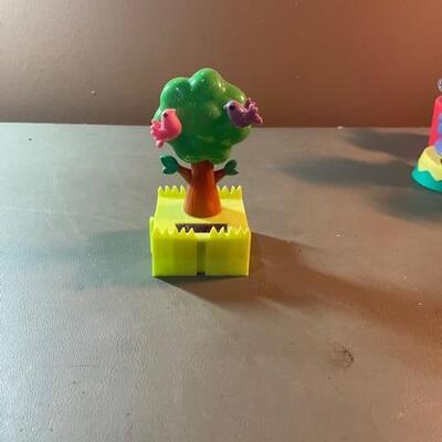 Lot 96 - Solar Powered Toys