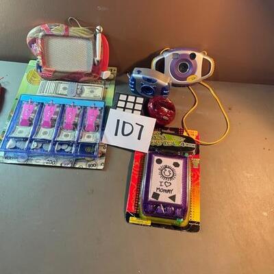 Lot 107 - Toy Lot