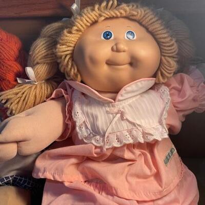 Lot 112 - Cabbage Patch Dolls