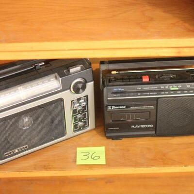 Lot 36 Vintage Radios