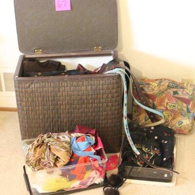 Lot 67 Women's Clothing & Accessories