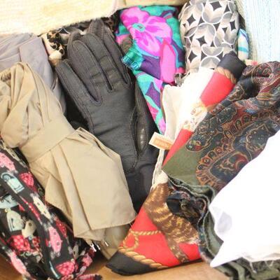 Lot 69 Women's Purses, Umbrellas, Gloves, Scarves