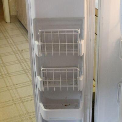 Lot 84 Maytag Plus White Refrigerator/Freezer Combo 69
