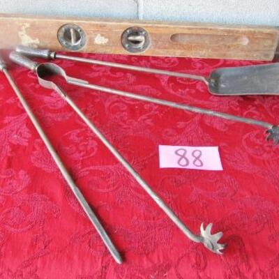 LOT 88  VINTAGE FIREPLACE TOOLS AND WOODEN LEVEL