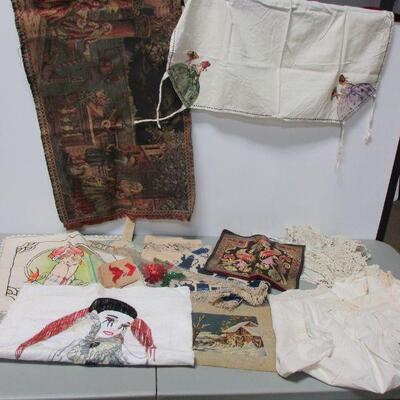 Lot 141 - Vintage Linen & Cloths 