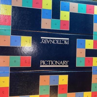 Lot 137 - Pictionary First Edition